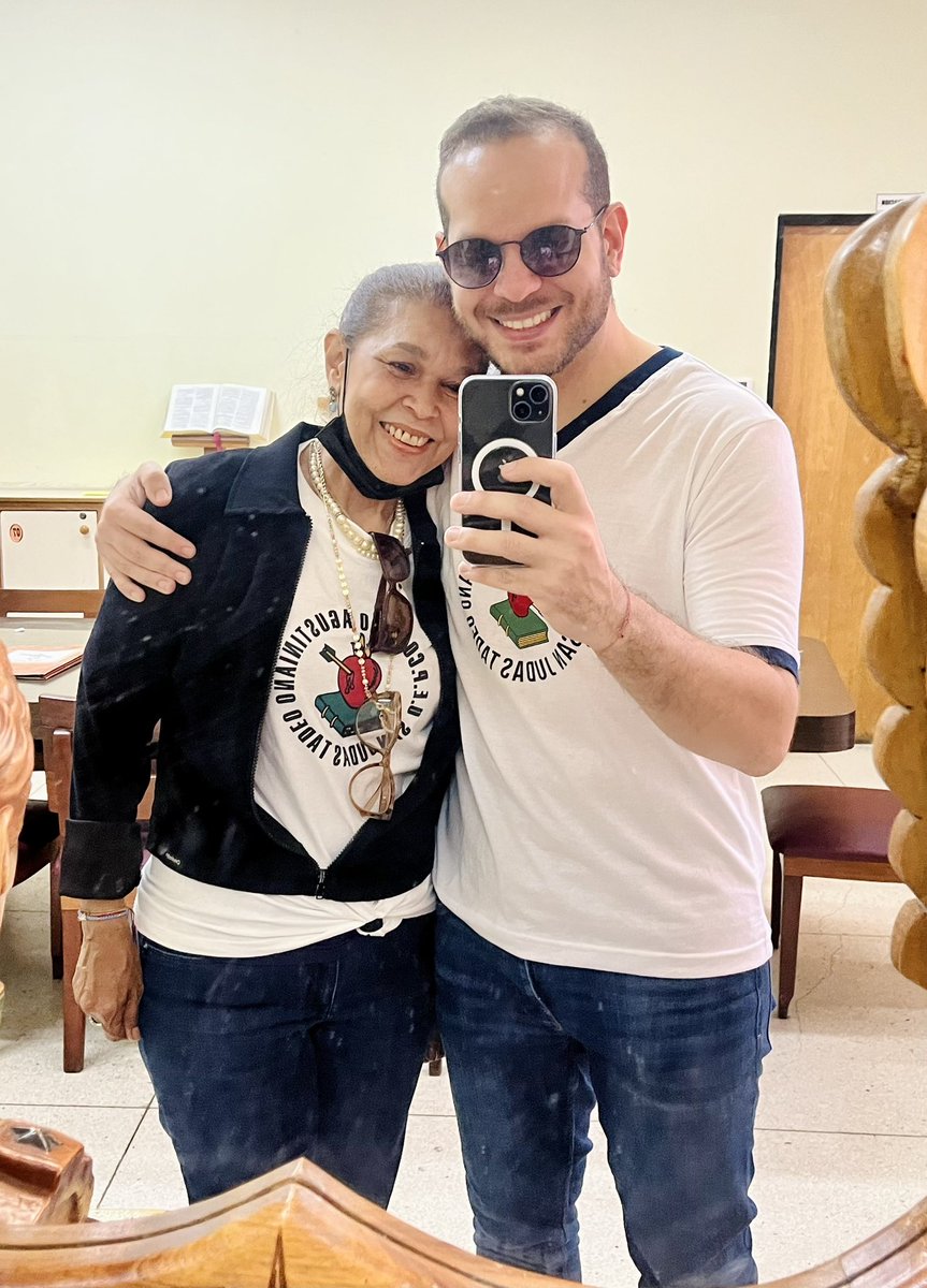 Vendimia/ Agustiniano por siempre. Celebrando los 42 años de servicio de mi mamá.