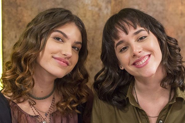 LaraRafaellaPe3's tweet photo. Mais um casal lésbico para eu cadelar demais. #clarena #Limantha #Vamila #VaiNaFé #ÒrfãosDaTerra #MalhaçãoViVaADiferença
BEIJO CLARENA https://t.co/iRMtqhaq7X