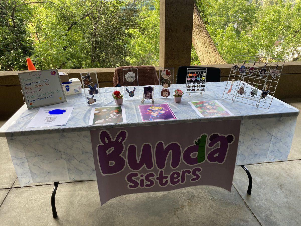 BundaSisters's tweet photo. IT IS DONE!! Bunda sisters are out and about!!! https://t.co/SrDlycaXHT