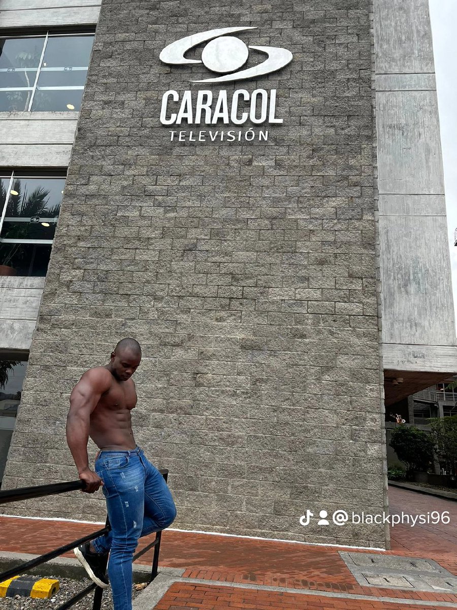 blackphysi's tweet photo. #caracoltv
#DesafioTheBox2023 
#black pronto nuev
Contenido en la página 💙 https://t.co/UAlpRvFTaO