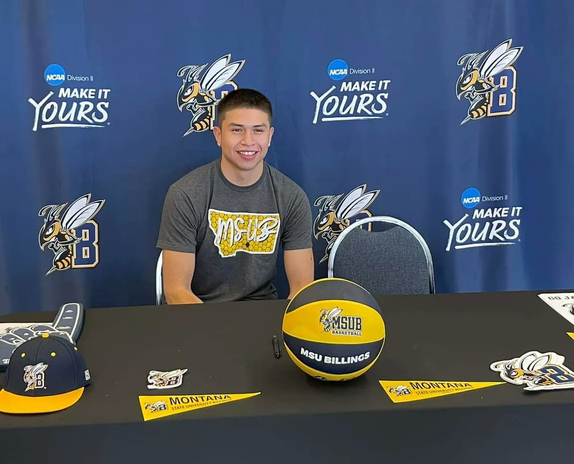 Shout out and congrats to Famous Lefthand (Crow), out of United Tribes, who signed his letter of intent to continue his education and basketball career at Montana State University-Billings. A NCAA division II school out of the Great Northwest Athletic Conference
#NativeAthlete