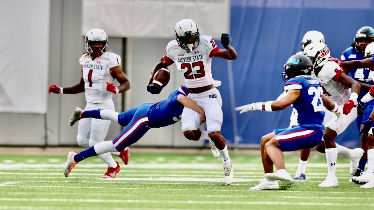 GoJSUTigers's tweet photo. #JSUNFL101: Bolden Drafted By New England Patriots
@GoJSUTigersFB #TheeILove #GuardTHEEYard
Story: https://t.co/MOwBNz1H1n https://t.co/miyhI6D8Sw