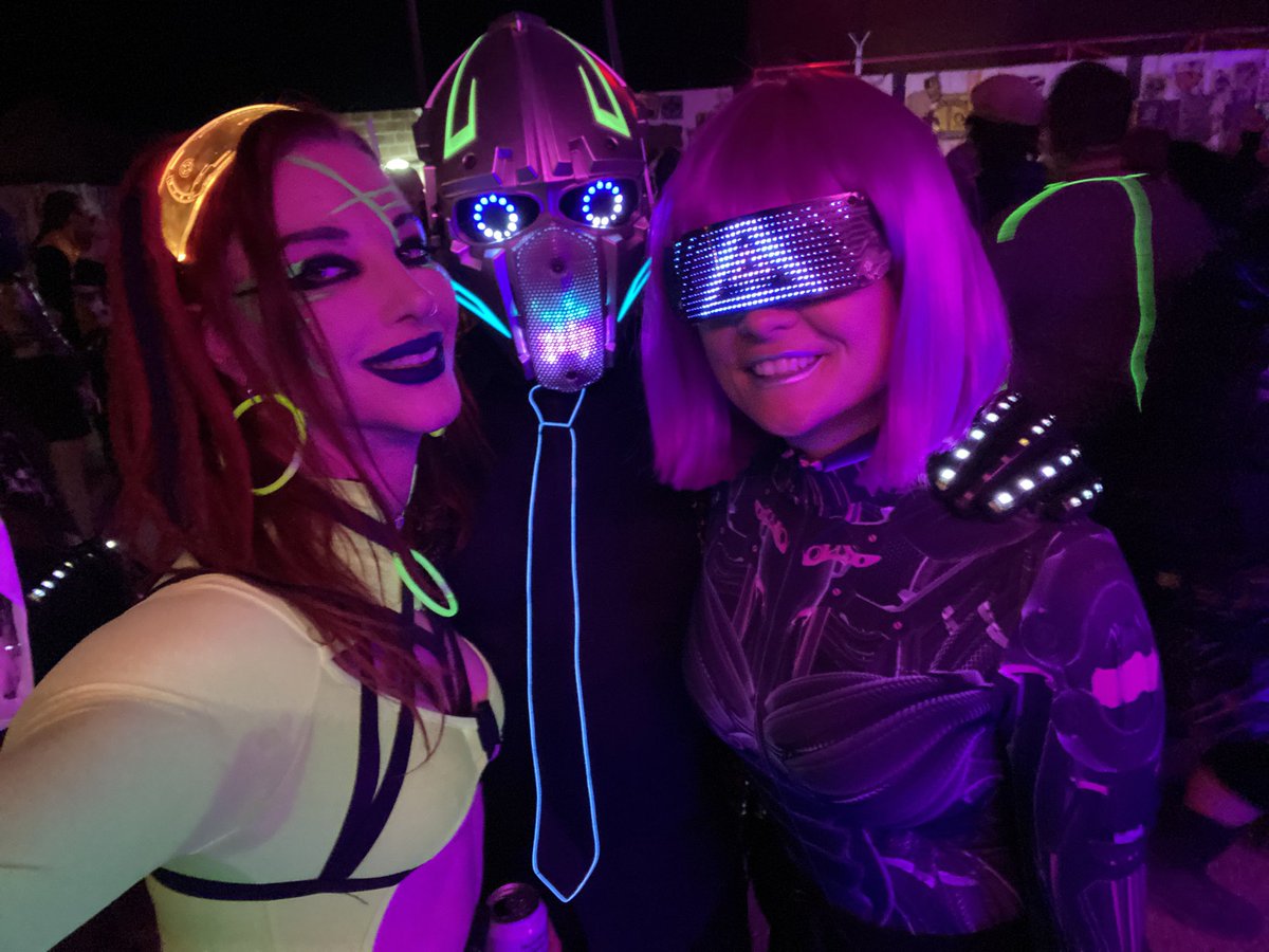 Hanging out with fellow Twitchers <a href="/databaesmusic/">DataBaes</a> at <a href="/NeotropolisHQ/">NeotropolisHQ</a> — they are doing a space disco set right before my closing night set on the main stage.