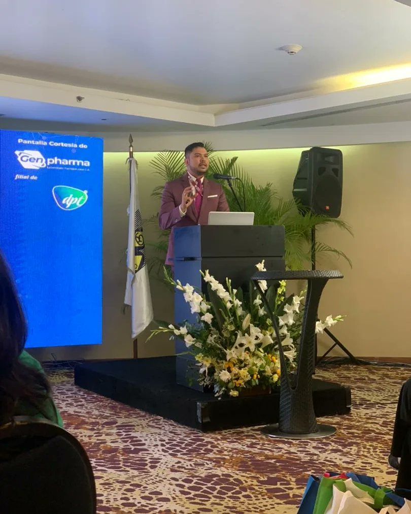 Marcoslimamd's tweet photo. Gracias a Dios por el privilegio de compartir ciencia al lado de tanta gente que respeto y admiro. Me siento honrado por representar a mi Ciudad Bolívar en el evento más importante de la Endocrinología Venezolana. https://t.co/HtPsKzwhYA