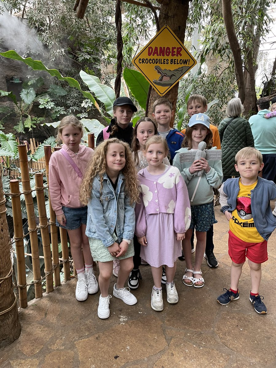 BQPrimary's tweet photo. Wow our Angel has had a very busy day. First stop the Dallas Aquarium and then a quick stop at the local fire station #AngelViews25 #AngelAdventures https://t.co/Gjtmqa2RD8