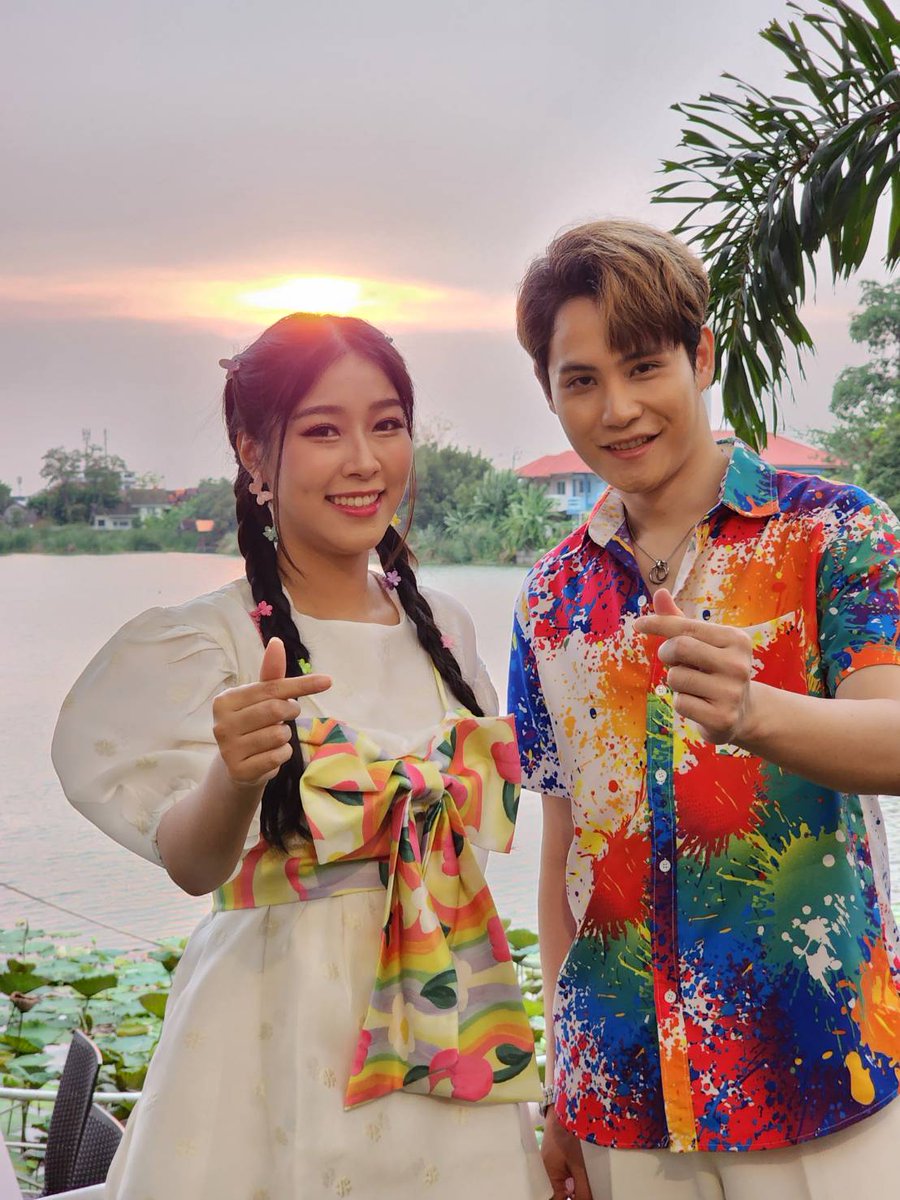 Waraporn2513tid's tweet photo. ❤️❤️มอร์นิ่งเช้าวันอาทิตย์ สดชื่นแจ่มใส มีความสุขมากๆกับวันหยุดพักผ่อนนะคะตัวเล็กตัวใหญ่และคนรักกัสใส ❤️😍👫
https://t.co/qSm7QVeAQ9 
 #โฟกัสกิตติคุณ #กัสใส
 #ตัวเล็กตัวใหญ่ #สาดฮัก
 #โฟกัสพลอยใส #ฮักโฟกัสพลอยใส #เรารักกัสใส https://t.co/GWeXaAf22E