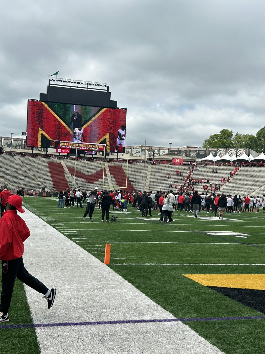 drseanmeredith's tweet photo. Lots of spring football today! @TerpsFootball @BNighthawks @UMmedschool @UMMC @umms https://t.co/QEmsZyzDaH