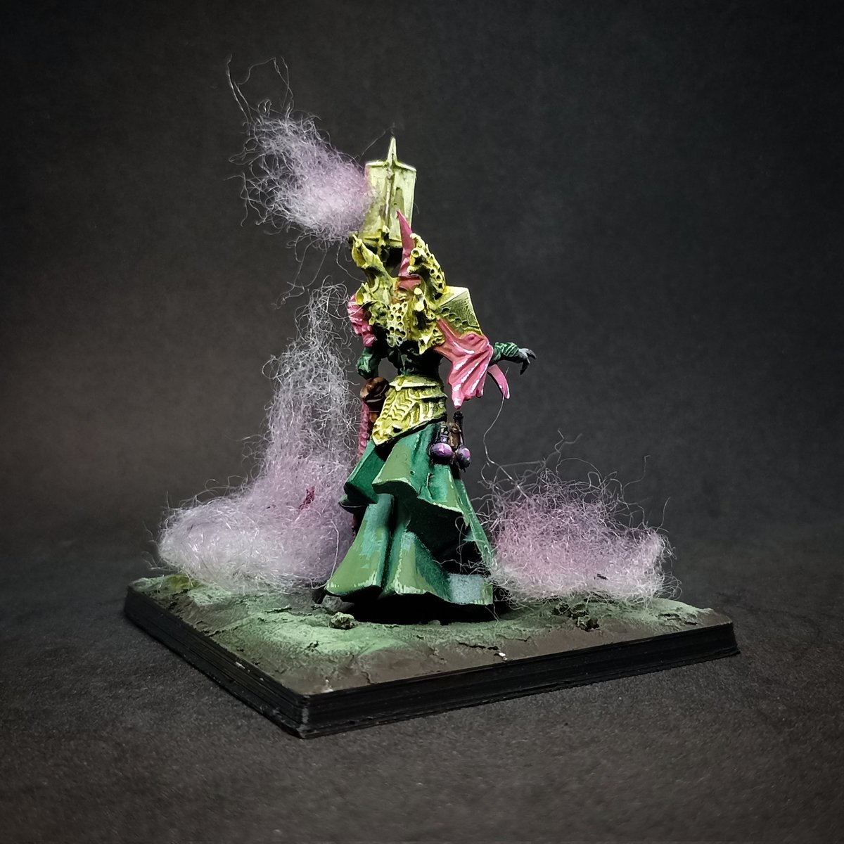 enkinaru's tweet photo. [ Recombination Overseer, the beast-grafter of Viridian lineage ]

Finished a Pheromancer for Conquest; did a little experimenting on chemical mist effect

#miniaturepainting #parabellumwargames https://t.co/eURaLTWOpn