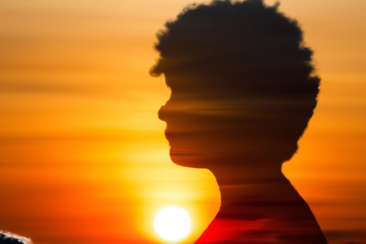 NeuroscienceNew's tweet photo. Focusing on Mental Imagery Helps Teens Break Free From Negativity

A new study reveals mental imagery can help improve mood and regulate the nervous system. The immersive nature of imagery may create a powerful distraction, lifting spirits and promoting well-being.

https://t.co/30V0d8ilpV