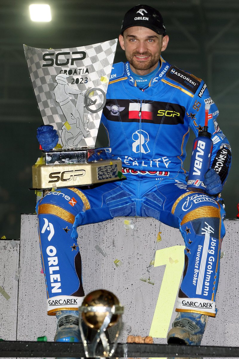 RSitnicki's tweet photo. Czyżby czwarty tytuł czekał za rogiem? @SpeedwayGP #SpeedwayGP #speedway #Gorican https://t.co/kSmaJUW9i1