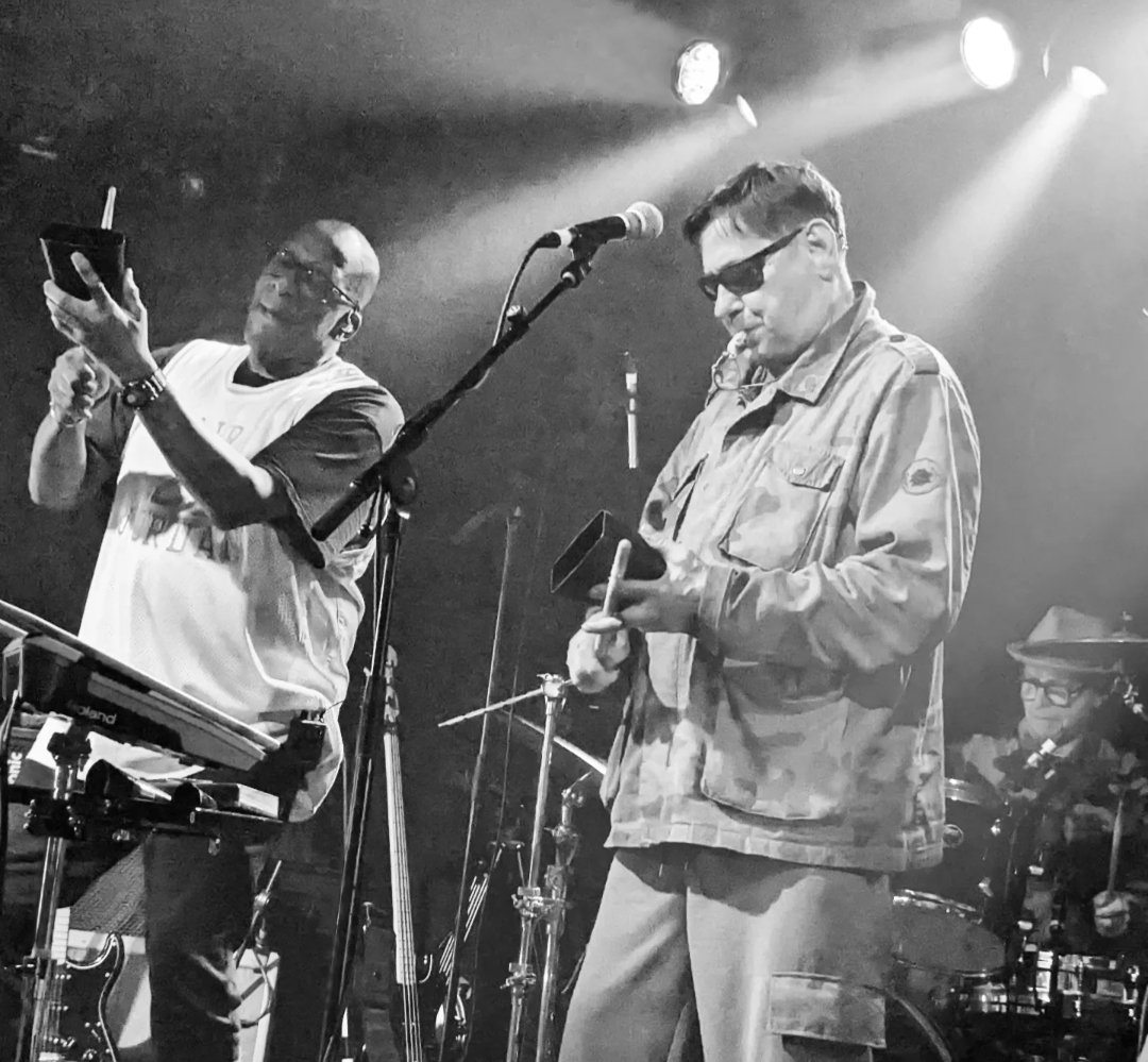 Stephen_Tilney's tweet photo. @acrmcr at @TheGarageHQ
#ACertainRatio
#acrmcr
#acrLive
📷 @Stephen_Tilney https://t.co/hJLrQ313NB