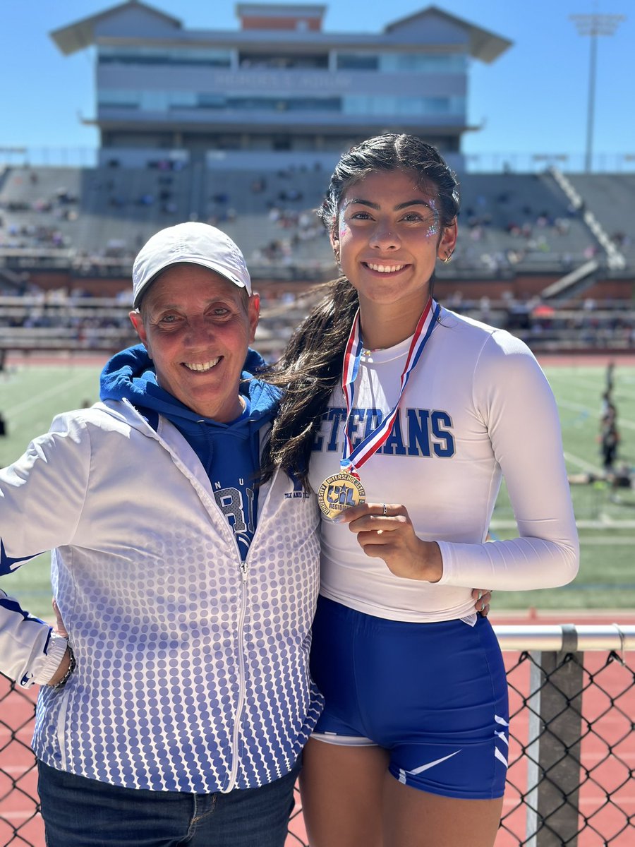 CoachGilpin's tweet photo. Shout out to our legendary head girls track coach Kathy Howell and track superstar Carla Guerrero as Carla became a REGIONAL CHAMPION in the 800m Run today and is headed for the STATE meet!!!!!
#rollblue https://t.co/Aar9zGfH7R