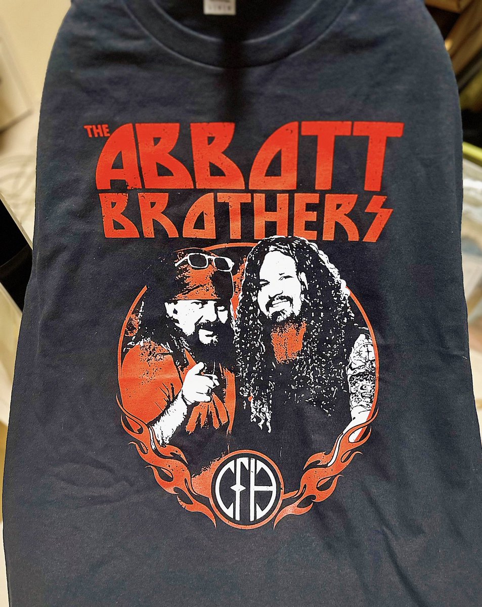 mokkolini's tweet photo. アボット兄弟Tキター٩*(゚∀。)وヒャッハアアアァァァァァアア!!!!!
#ヴィニーポール #vinniepaul #ダイムバッグダレル #dimebagdarrell #pantera #cowboyfromhell https://t.co/HtsHkxed2p
