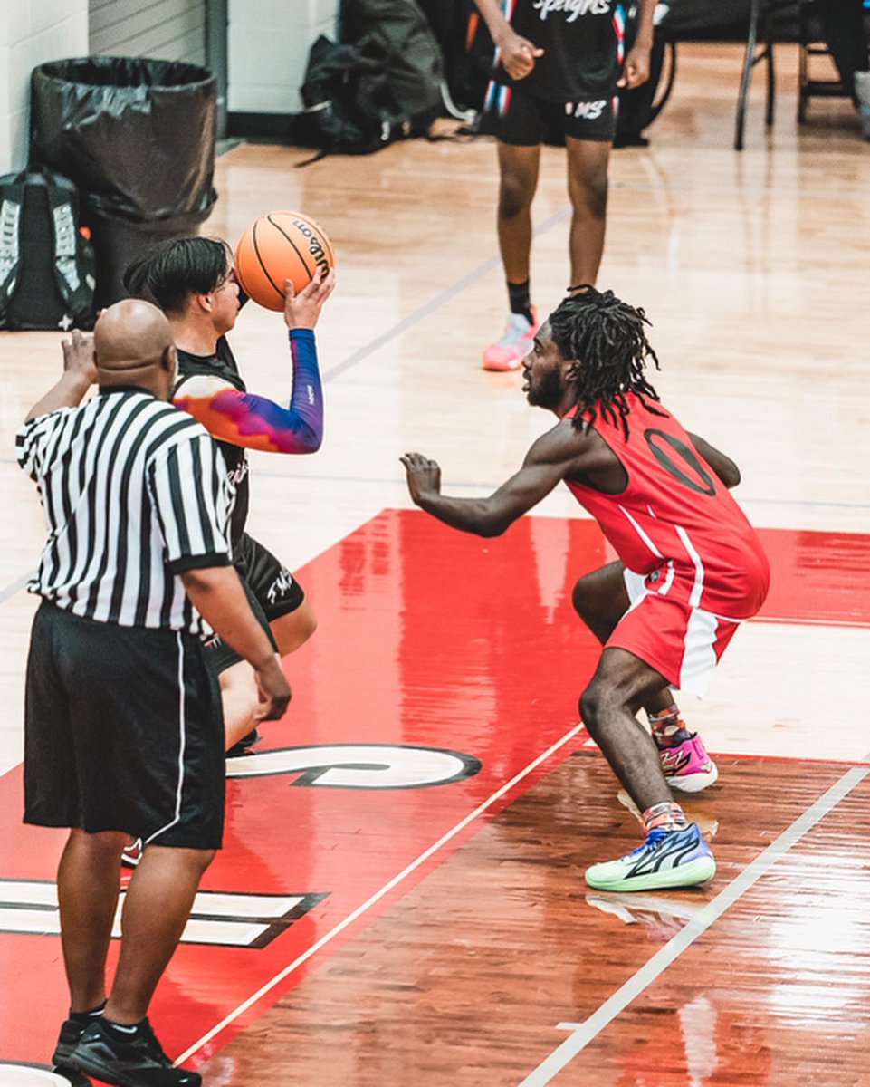HawksEliteAAU's tweet photo. 17u Gold Game 2 Stats vs Born to Impact @OntheRadarHoops: 

@JoeWimberly_ 20p-4a-3r-3s
@1_Klipp 16p-7r-2b
@adkins21j 12p-4r-4a-2s (2 3s)
@Broskkkiiiii 10p-5r-2s

Next Game vs Sun 1:55pm https://t.co/MpWwTOAjcb