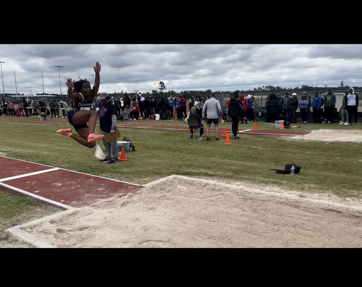 CoachK_Bauer's tweet photo. Region 3-5A finalist Jynasis Hasty (fr) was explosive in her first solo regional appearance! She was projected to finish 14/16, but she always excels when she’s called to do so!
Long jump - 8th
#CatchTheseClaws #GreatDayToBeABobcat https://t.co/SjLw1aplcQ