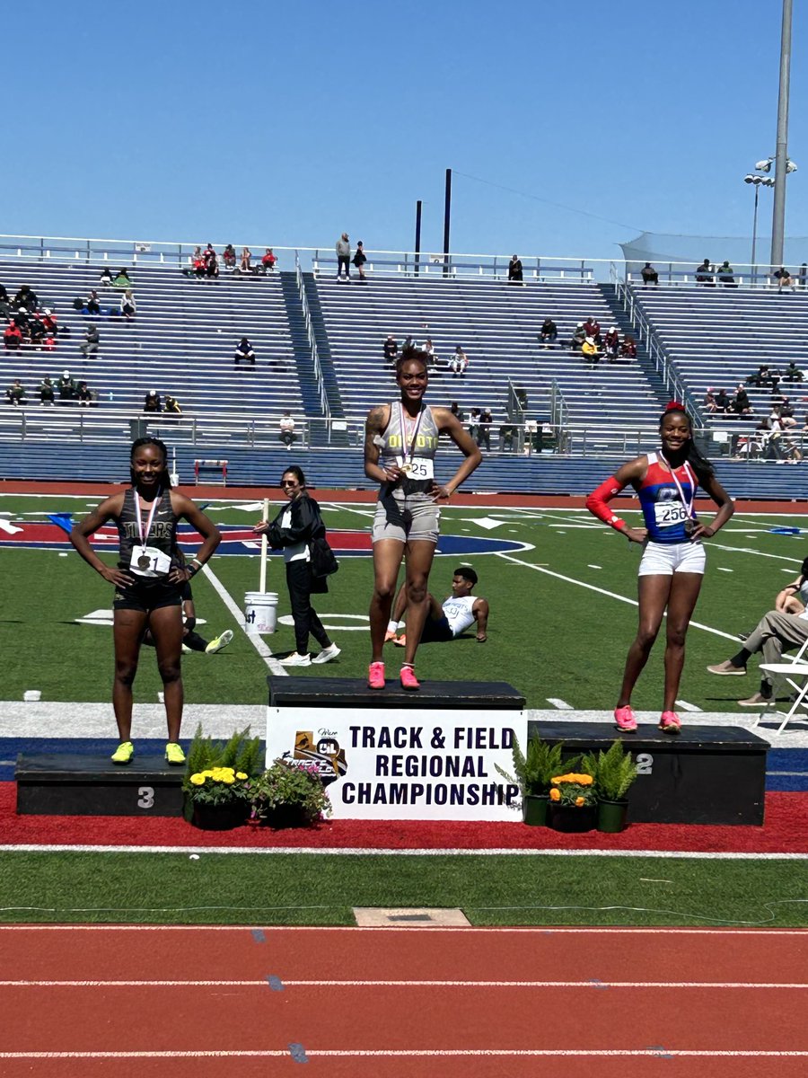 What a way to finish your HS Track &amp; Field career and celebrate your 18th birthday… on the podium!!! Congrats to ⁦<a href="/kaderria/">kaderria Hobbs</a>⁩ for placing 🥉in 300H at the Region 2 meet ⁦<a href="/CoachHardeman/">Cedric Hardeman</a>⁩ ⁦<a href="/Tasha_Smith78/">Tasha Smith</a>⁩ ⁦<a href="/Conroeathletics/">ConroeHigh Athletics</a>⁩