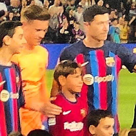 Chuaskys's tweet photo. Que puedas estar tan cerca de tu ídolo no tiene precio. El día más feliz de su vida. @mterstegen1 #xavistegen @FCBarcelona_cat #LaLiga #porteros #portero #terstegen #futbol #BarcaBetis https://t.co/HOM8gaATXE