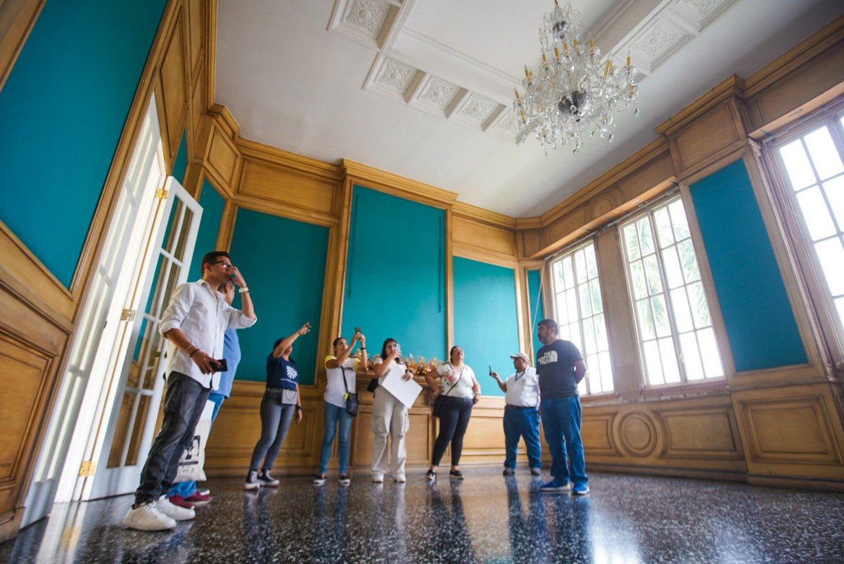 NoticieroSLV's tweet photo. En la actividad se brindaron ponencias y conversatorios sobre #Bitcoin, educación financiera y plataformas digitales, para que puedan llevar su emprendimiento a otro nivel. https://t.co/ofrF8Xctsb