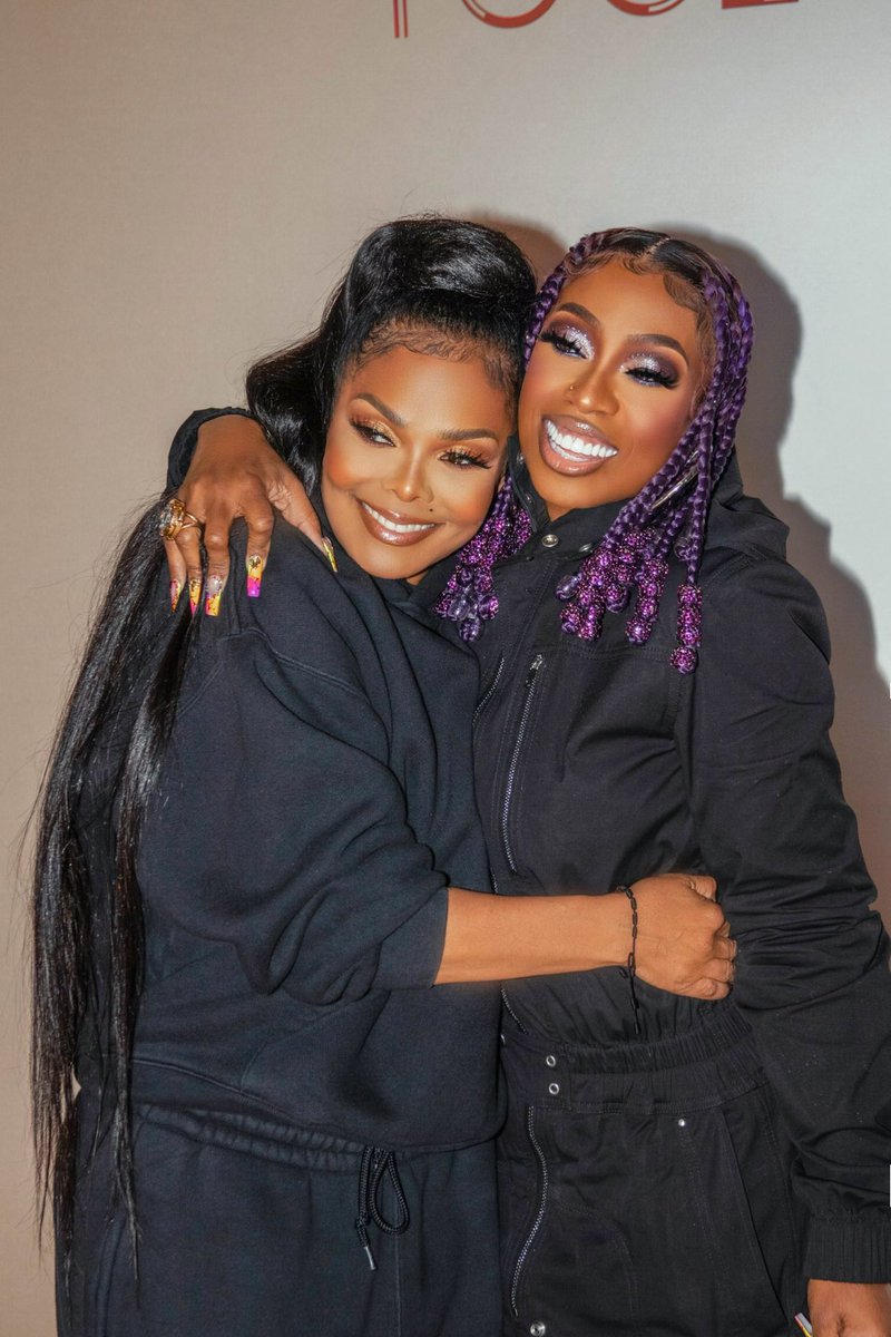 Missy Elliott tweet media