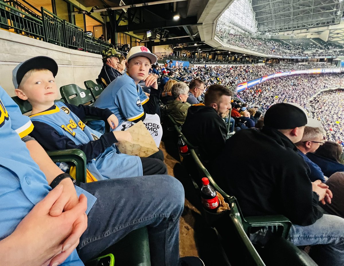 kgolec's tweet photo. #ThisIsMyCrew https://t.co/dF1TwkL17S