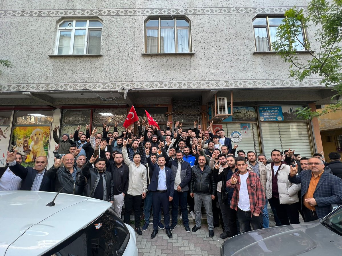 BeydiliDernegi's tweet photo. Beydili Türkmen Derneği mensupları ve gönüldaşlarıyla periyodik toplantımızı Derneğimizin Genel merkezinde Genel başkanımız sn.Ahmet Ağca beyin katlımıyla toplantımızı gerçekleştirdik.

Toplantımızın hayırlara vesile olmasını temenni ederiz
@suleymansoylu @DrSavasUnlu https://t.co/84qD59KtqD