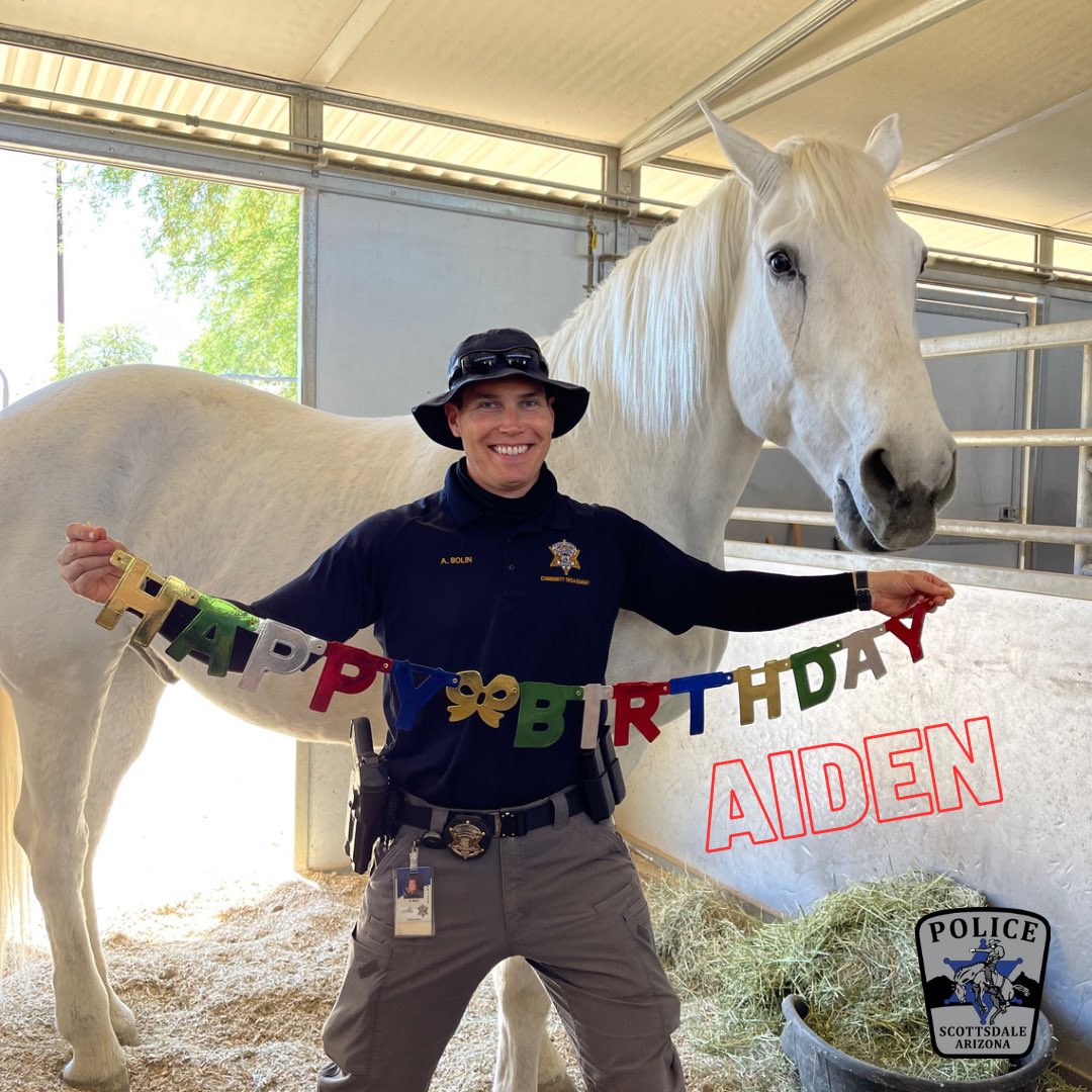ScottsdalePD's tweet photo. Aiden had a big morning! Citizens' Academy participants were there to visit and learn what he does for SPD. He got extra treats 🍎🍏. And his former partner/rider, Ofc Bolin stopped by to give him a neck rub. Happy Birthday, Sir Aiden!!!
#ScottsdalePD #SPDMountedUnit #birthdayboy https://t.co/JUWGvjr40E