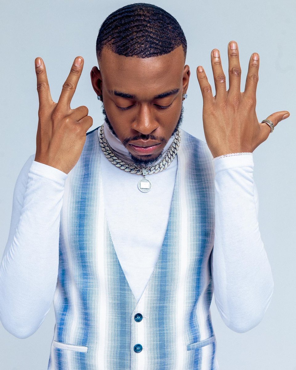 papiTR3lo's tweet image. only a quarter, but still keep it a buck💯
#Twenty5 #OGStatus #TaurusSZN