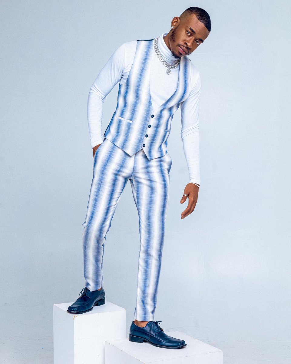 papiTR3lo's tweet image. only a quarter, but still keep it a buck💯
#Twenty5 #OGStatus #TaurusSZN