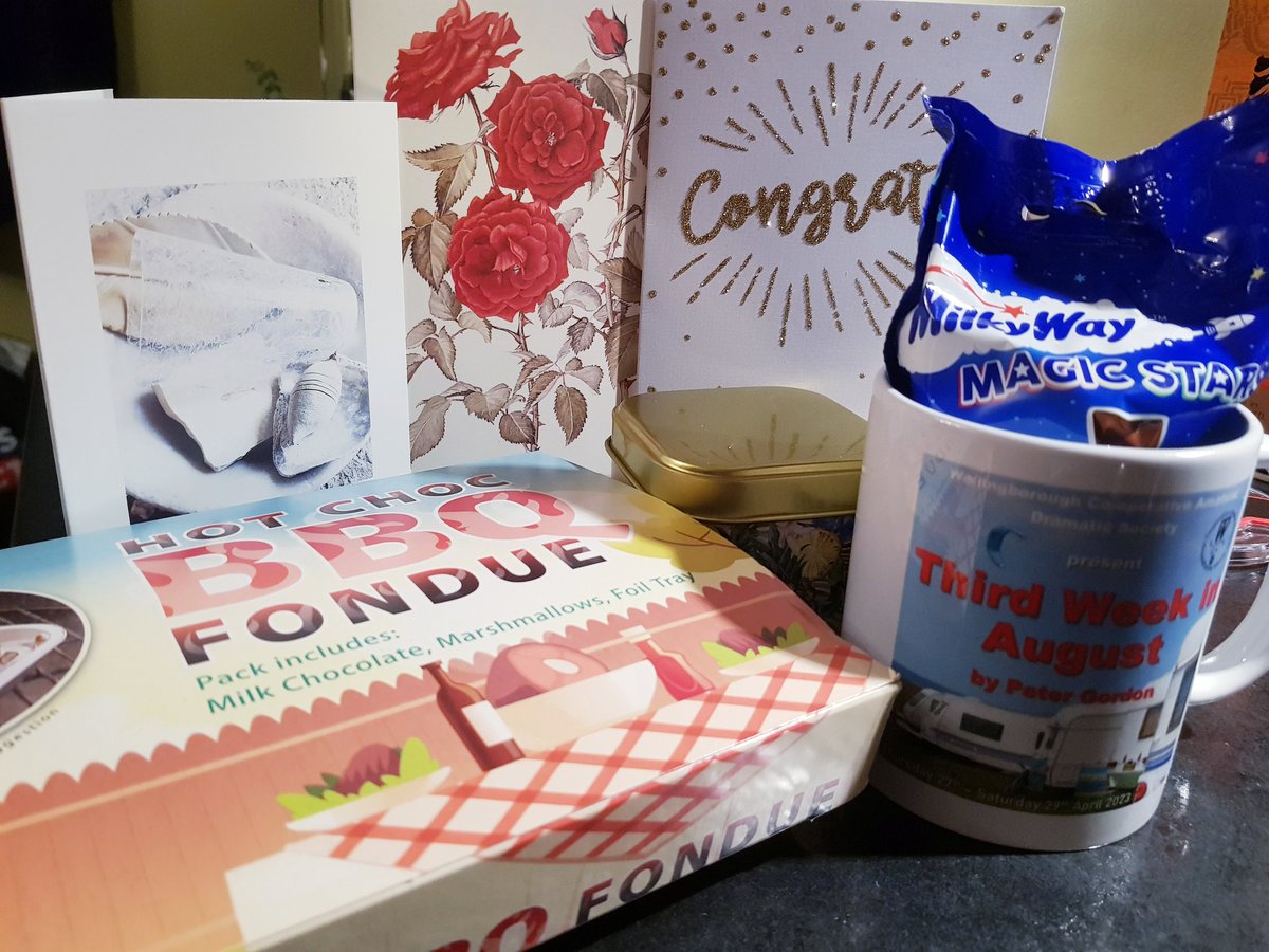 hentaistash's tweet image. And that's a wrap!

Thank you so much to the cast, the crew and of course the audience!

Sorry to those at the matinee. It was stifling on that stage and I was so dehydrated I was getting foggy, so you didn't get 100%. Apologies.

Bye Tony, it's been fun x
#ThirdWeekInAugust