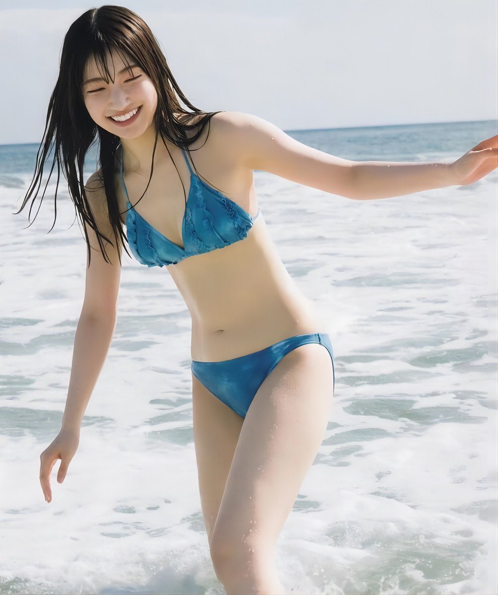 櫻坂46 大園玲の水着グラビア
