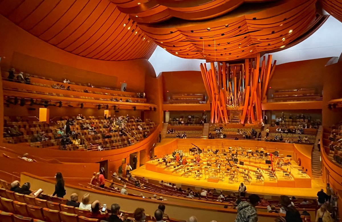 ussssssshi's tweet photo. 行きたかった建築にやっと。
オーケストラ鑑賞も一緒に。
#WaltDisneyConcertHall 
#LosAngeles https://t.co/7Hlw8yFgKu