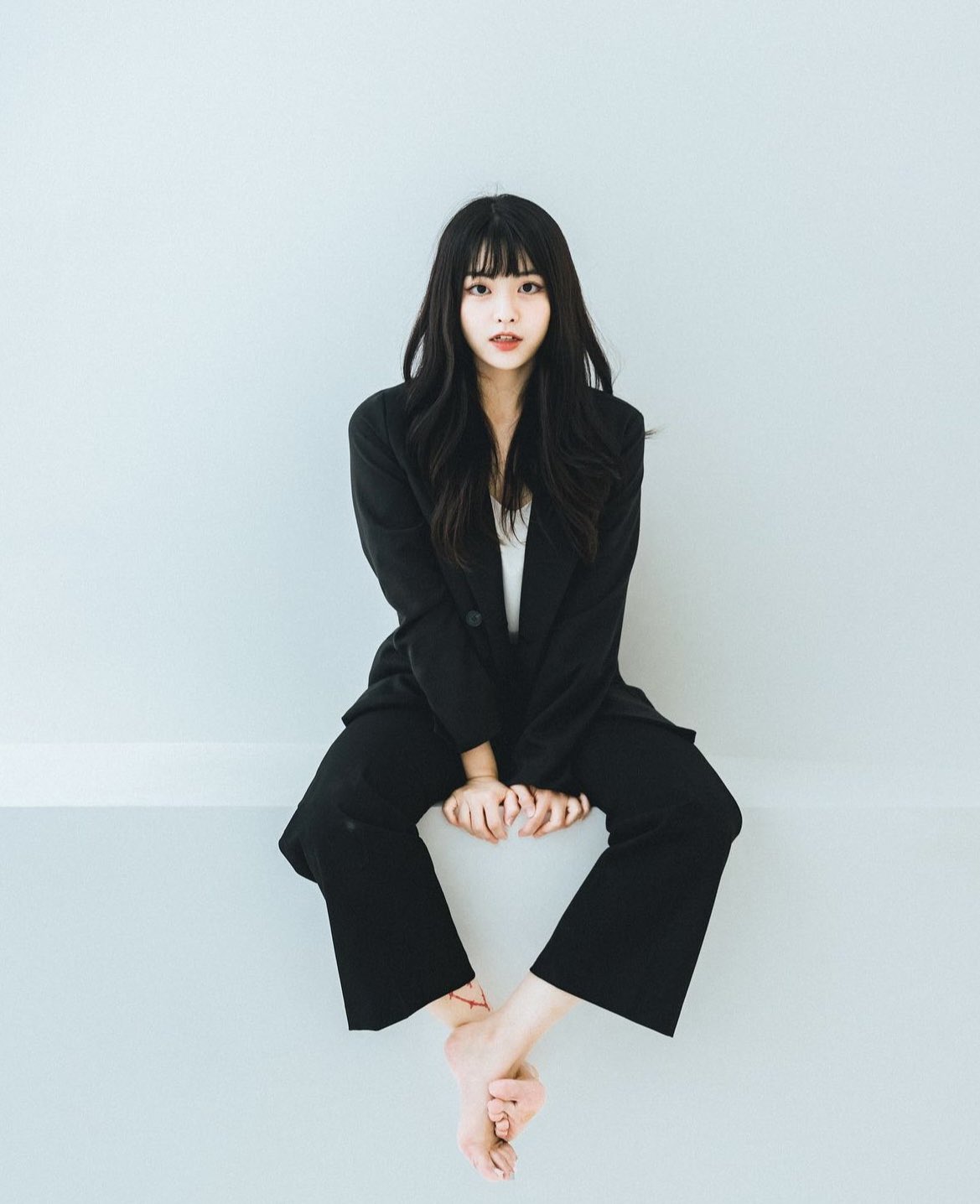 美女足  / X