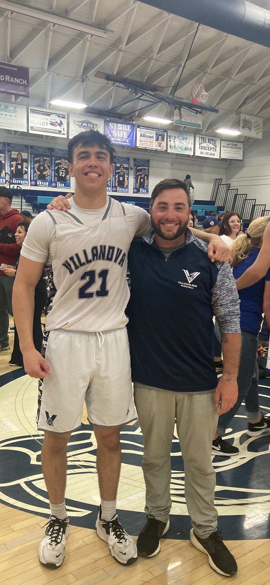 VPS_Hoops's tweet image. Fun night! Gavin Day competed in the dunk contest and scored 18 points in Ventura County All-Star Game. One heck of a career! His next endeavor is to become an EMT/Fireman. Thank you for representing our great school!  @VillanovaPrep @HeadmasterVPS