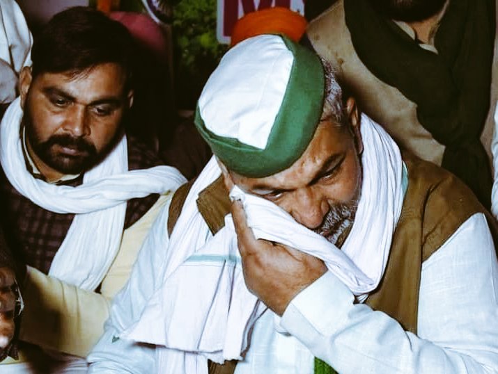 maheshjat1011's tweet photo. इस सरकार को कोई फर्क नहीं पड़ता ना ही किसी का दुख दर्द देखा जाता है किसान, नौजवान व पहलवान सब परेशान हो रखे है😟 #JusticeForDefenceStudents
#WrestlerProtest
#IStandWithMyChampions @BajrangPunia @Phogat_Vinesh @SakshiMalik @kkhushal9 @sharadsharan @hanumanbeniwal @RakeshTikaitBKU https://t.co/scNH1CjNnS