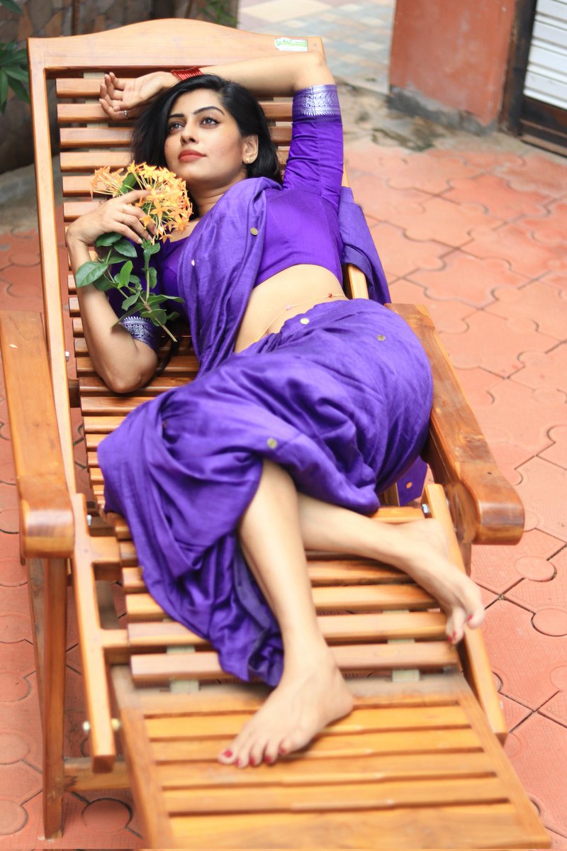 Gkuhasini's tweet photo. Add a bit of spice when you are in Saree ♥️🔥
.
#KuhasiniGnanaSeggaran #Kuhasini #sareelove #tamilactress #actress https://t.co/sABwYZ7oEv