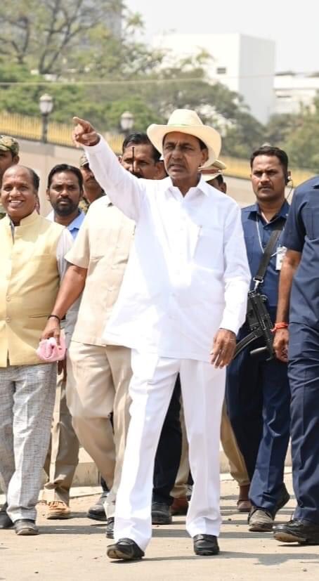 rjkothapally's tweet photo. 2014 జూన్ 2 తెలంగాణ

2019 జూన్ 21 కాళేశ్వరం

2023 ఏప్రిల్ 14 డాక్టర్ బీఆర్ అంబేద్కర్ విగ్రహావిష్కరణ

2023 ఏప్రిల్ 30 డాక్టర్ బీఆర్ అంబేద్కర్ సచివాలయం 

2023 జూన్ అమరవీరుల స్మారక చిహ్నం

తెలంగాణ రాష్ట్రానికి ముఖ్యమంత్రి కేసీఆర్ గారు ఇప్పటి వరకు అందించిన గర్వించదగిన జ్ఞాపకాలు https://t.co/6Q4ux7gbV4
