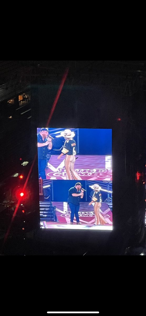 SteelersArchive's tweet photo. A few more shots of Luke Combs and Lainey Wilson in some Pittsburgh Steelers gear https://t.co/JTfb1tQa0Z