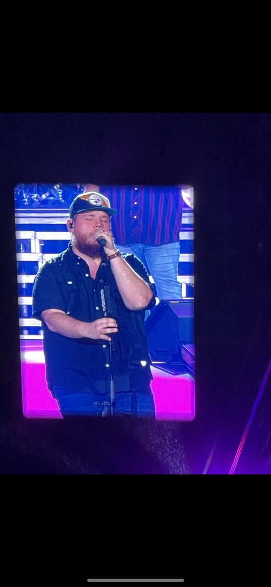SteelersArchive's tweet photo. A few more shots of Luke Combs and Lainey Wilson in some Pittsburgh Steelers gear https://t.co/JTfb1tQa0Z