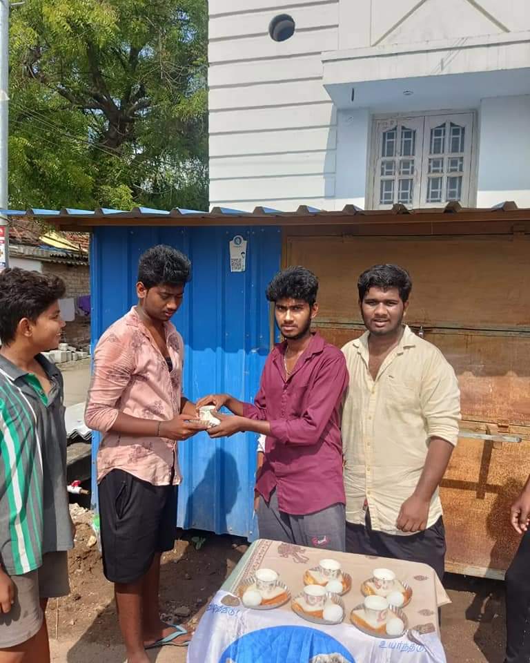 tontarani's tweet photo. தளபதி விஜய் அவர்களின் உத்தரவின்படி,

• #_கோவை #_மாவட்ட #_தொண்டரணி #_தலைமை #_தளபதி #_விஜய் #_மக்கள் இயக்கம் சார்பாக 30-04-23இன்று... #24வது #_வாரம் 

• #_துடியலுார் நகர தலைமை தலைமை தொண்டரணி சார்பாக
 குழந்தைகளுக்கு பால் முட்டை ரொட்டி வழங்கப்பட்டது https://t.co/GOQCybkNra