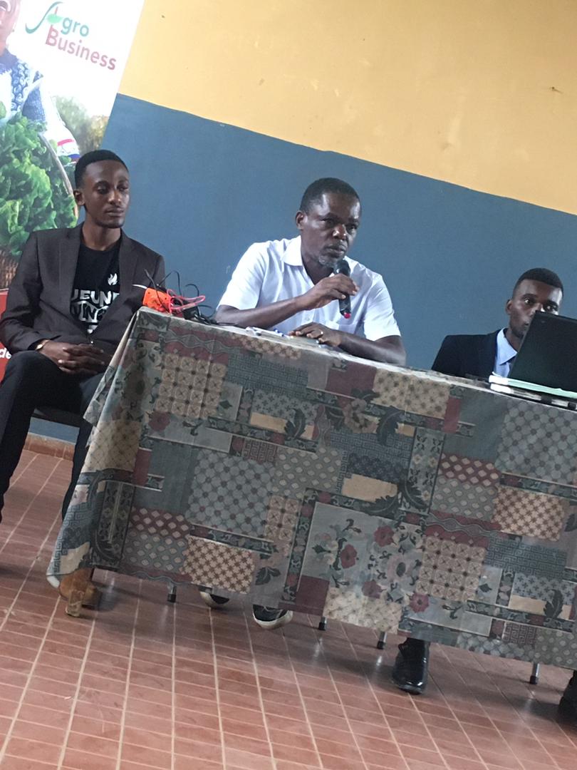 HarveyBasiv's tweet photo. Science is fun 👌
Pour une 2e fois, notre équipe Bénévole était au RdV pour la #SST10 à Kisantu, Kongo Central.
Promouvoir la Science et les technologies, notre souci.
@ScienceRDC @DMukokoSamba https://t.co/wblcPGaVMD