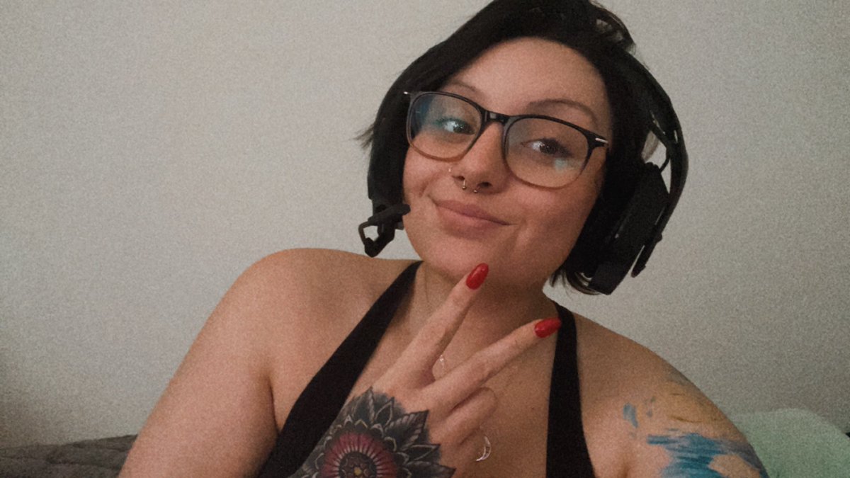 HashtagSalty404's tweet photo. @BlaineThePainTV Hey hey! New to the gaming/streaming scene!  💕 https://t.co/oPcSNDxxQ9