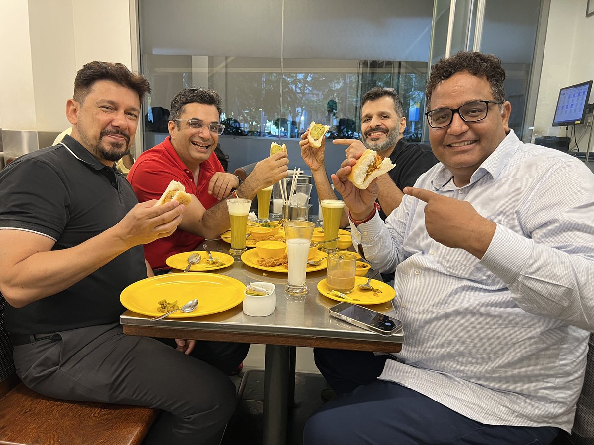 DoctorNene's tweet photo. Our Vada Pav moment at #swatisnacks @vssx @vishygo.  The company was what made the experience. ���️ https://t.co/SUX8c3knjR