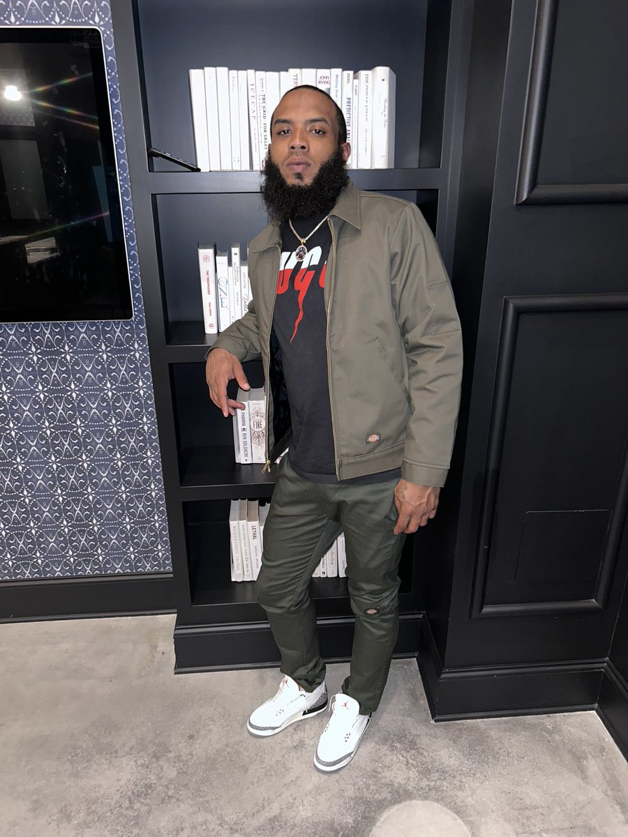 No matter where I’m at, you can tell where I’m from 🦍