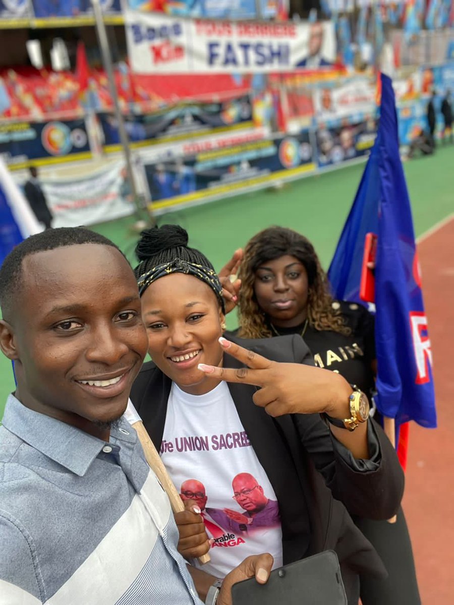 kumumbeya's tweet image. Nous sommes du bon côté de l'histoire. #FCR #USN 

✌️