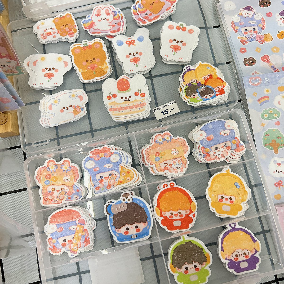 kodzucake's tweet image. วันนี้ก็ประจำบูธเรียบร้อยคับ วันสุดท้ายละน้า 🤍✨

📍Metro Art (mrt พหลโยธิน)
🕙 10.00 - 19.30 น.

#SummerAnywhereArtMarket
#MetroArt
#10artmarket