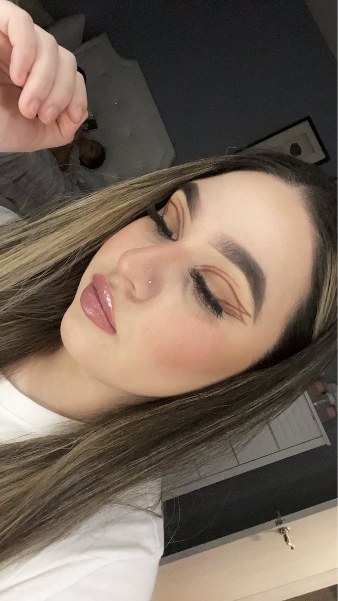 😘