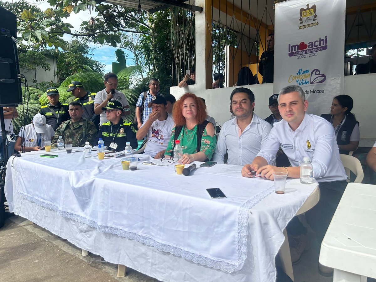 UNGRD's tweet photo. #GobiernoDeLaGente | Subdirector para el Manejo de Desastres de la @UNGRD, @devargas87, lideró mesa de diálogo con @Mininterior, @gobputumayo y @AlcaldiadeMocoa para reafirmar compromisos pactados con las comunidades afectadas por la avenida torrencial que sufrió #Mocoa en 2017🧵 https://t.co/u8i5TVmIKw