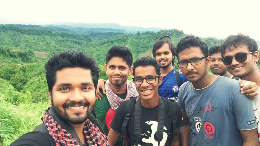 __Rahu's tweet photo. A journey started from top of mountain with beautiful souls 💞 https://t.co/yMR3jwK2sQ