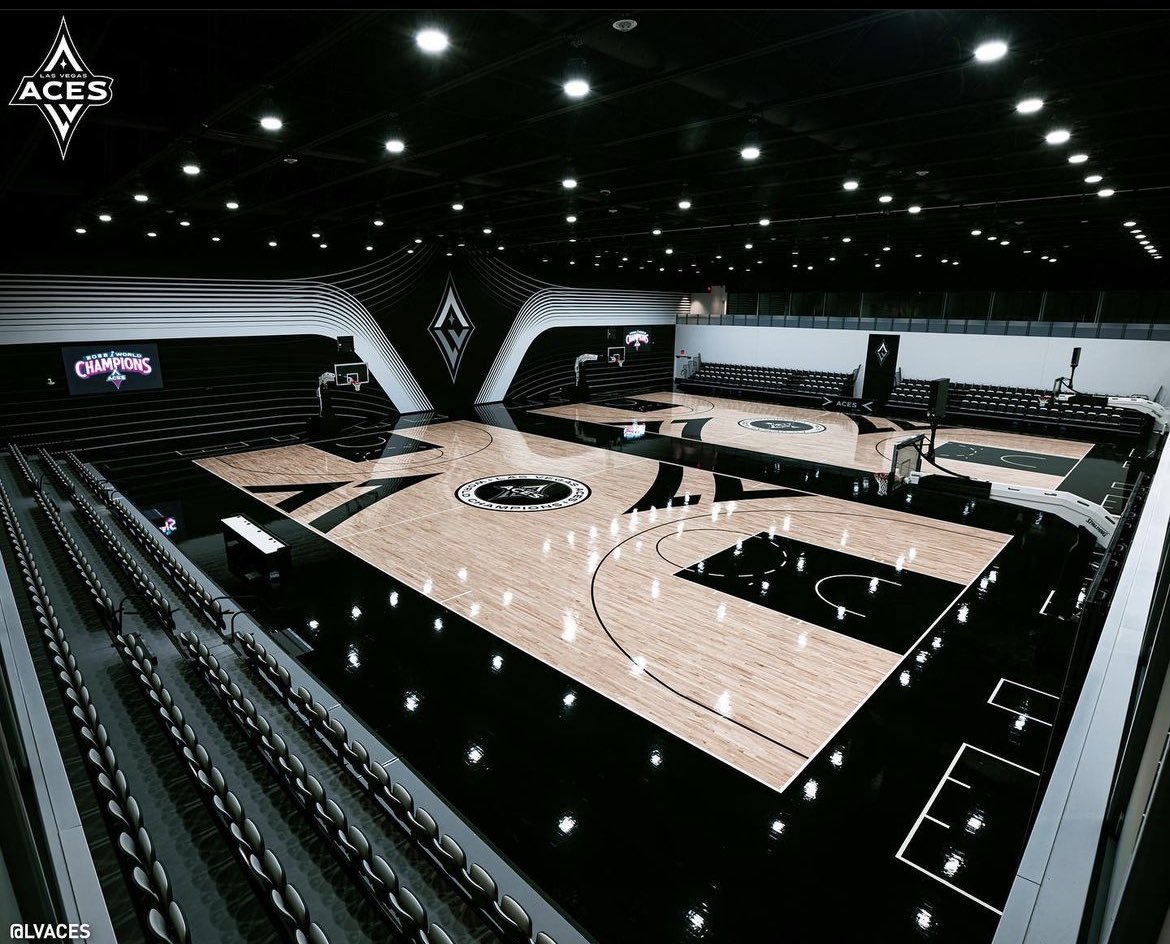 swishcultures_'s tweet photo. The Las Vegas Aces (@lvaces) have the first facility dedicated to a WNBA team 🔥 https://t.co/T6qwG9lgSw
