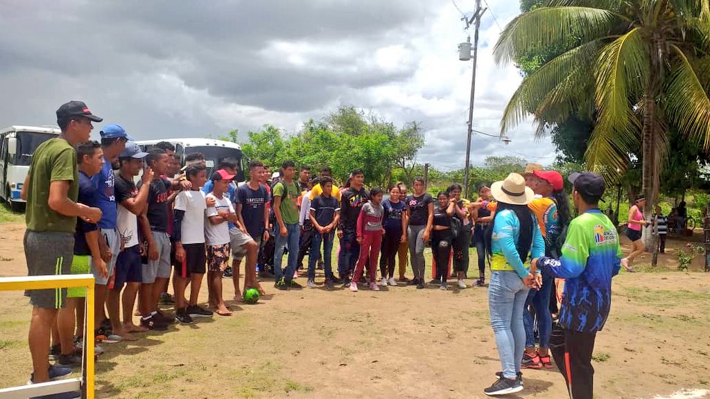 #29Abr Desde la UBCH U.E Cureapo, perteciente a una de las Parroquias foráneas conocidas como Orinoco, Municipio Angostura del Orinoco se realizó la Asamblea de Territorializacion JPSUV para la escogencia de la estructura UBCH Juvenil. ¡SOÑAR, HACER Y CRECER! #ALBAÚnionDeportiva